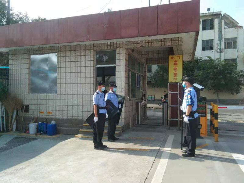 華潤(rùn)雪花啤酒廠執(zhí)勤巡邏